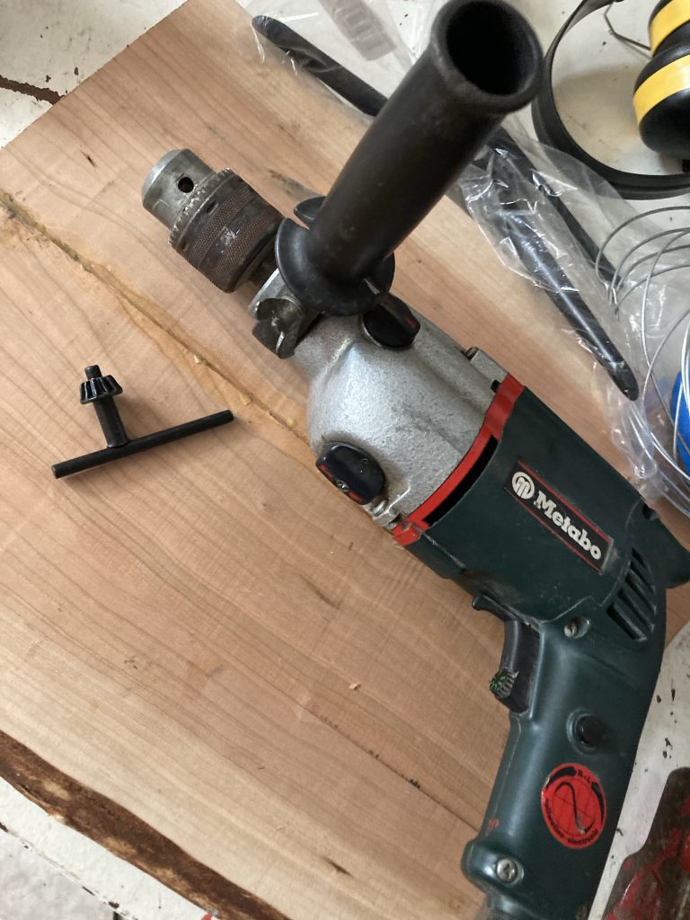 Hammer drill (Schlagbohrer) with key