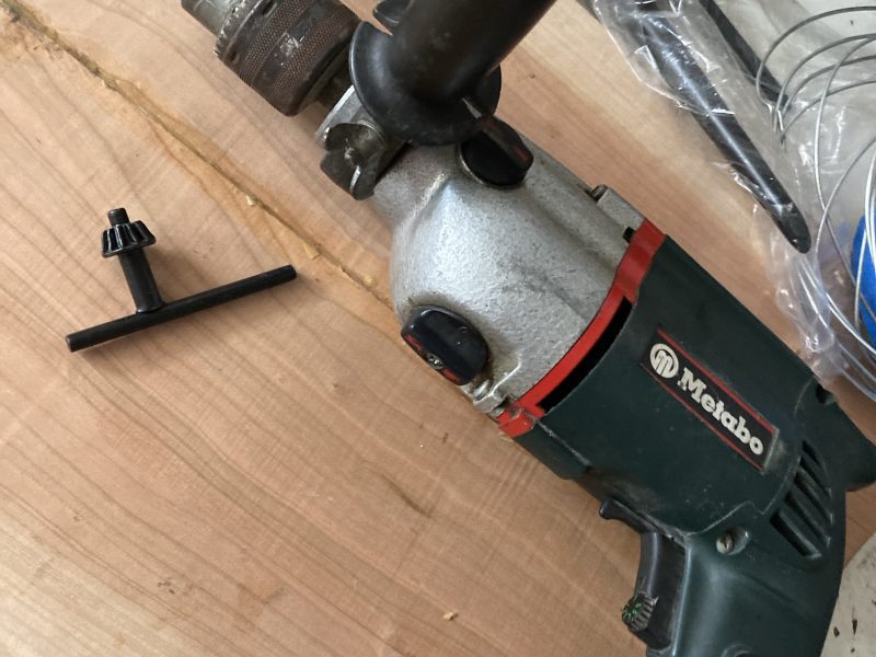 Hammer drill (Schlagbohrer) with key